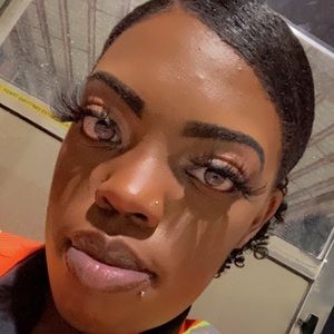 Meet your Posher, Jakevia